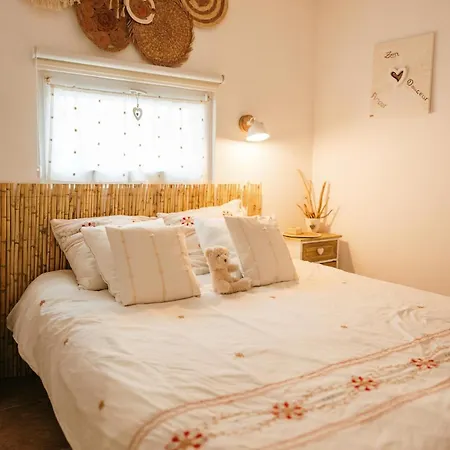 2 Pieces Proche Centre Et Apartmán