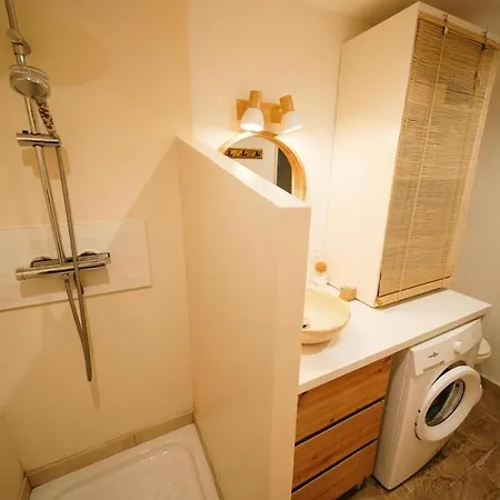 2 Pièces Proche Centre Et Saint-Raphaël