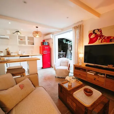 2 Pieces Proche Centre Et Saint-Raphaël