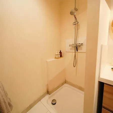 2 Pièces Proche Centre Et