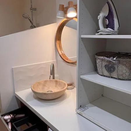 Appartement 2 Pièces Proche Centre Et