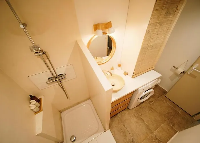 2 Pieces Proche Centre Et Apartmán