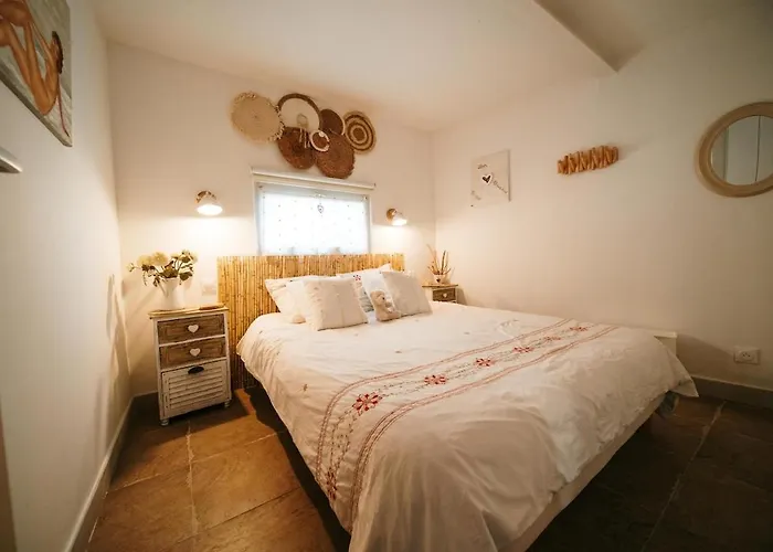 2 Pieces Proche Centre Et Saint-Raphaël