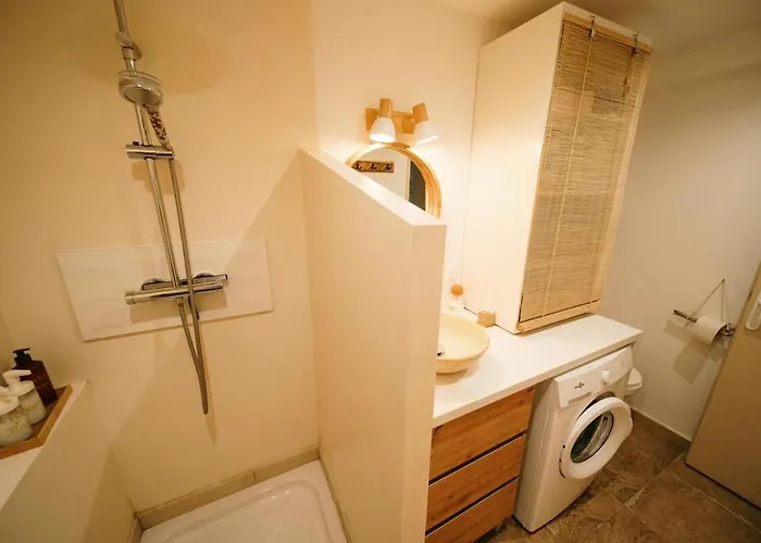 2 Pieces Proche Centre Et Saint-Raphaël